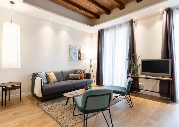 Aspasios Urquinaona Apartments